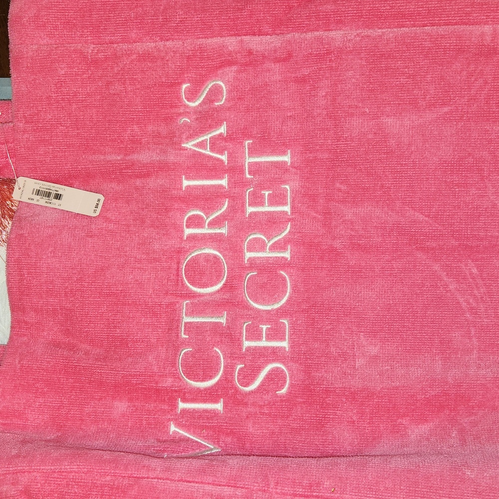 Victoria’s Secret NWT Weekender Getaway Beach Tote